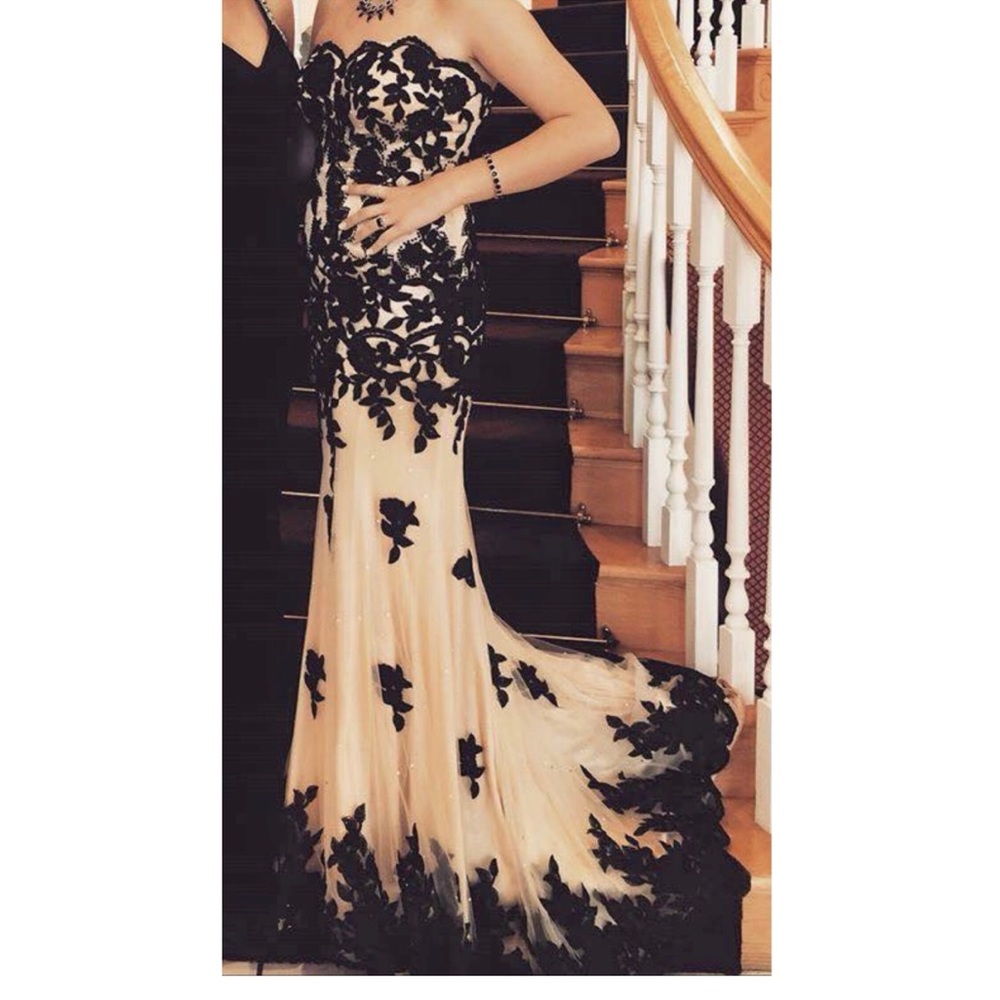 TIFFANY PROM DRESS - Picture 2 of 2